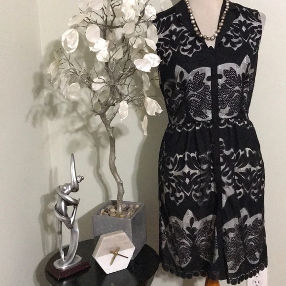 Saks Fifth Avenue Dresses & Skirts - SAKS 5th AVE. CLASSY LACED DRESS